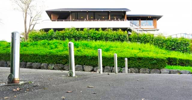 埋め込み型車止め