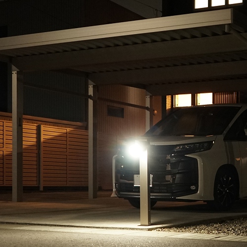 コーナーポール夜間